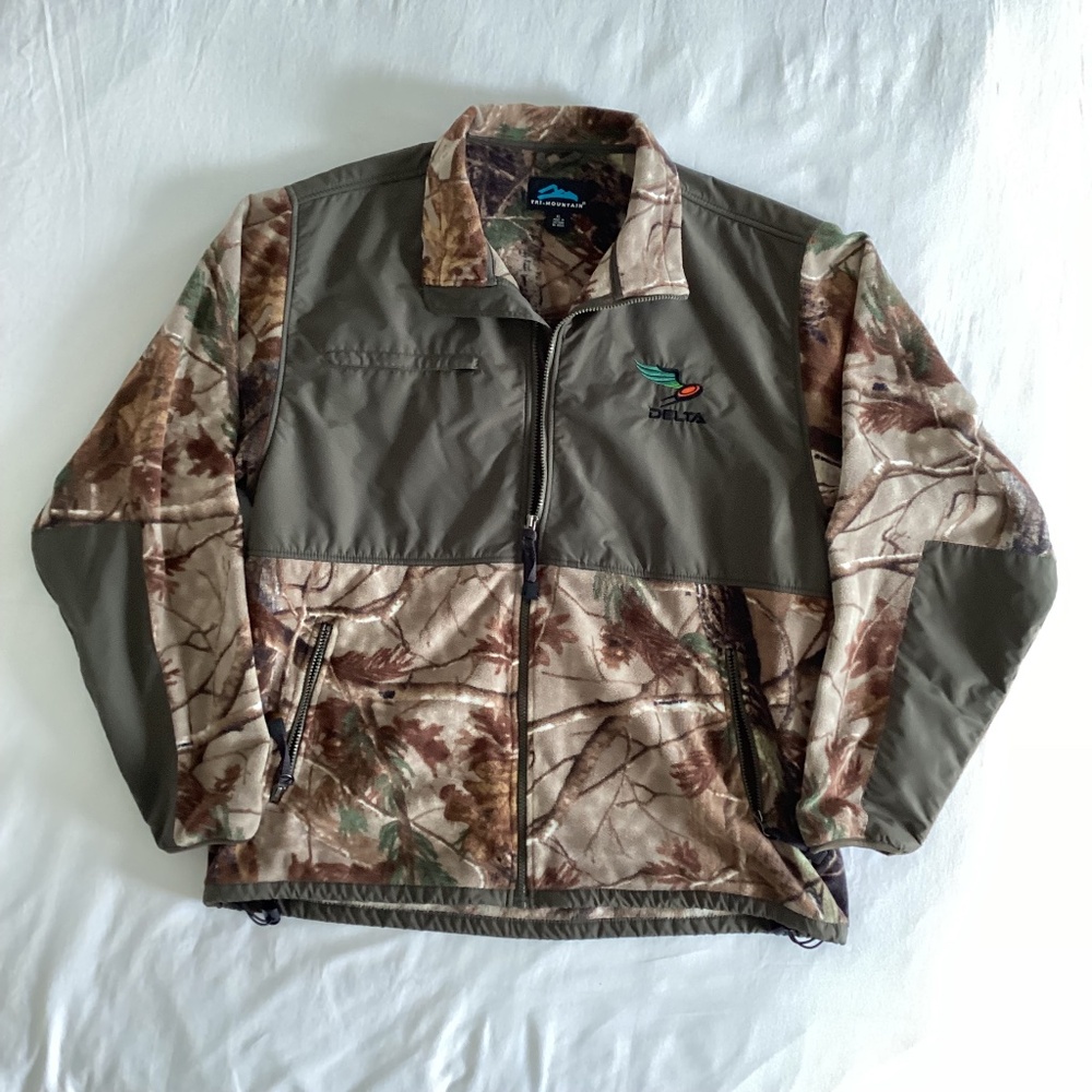 Tri Mountain Camouflage Fleece Mens XL zip up jacket. Hunter Outdoors Camo